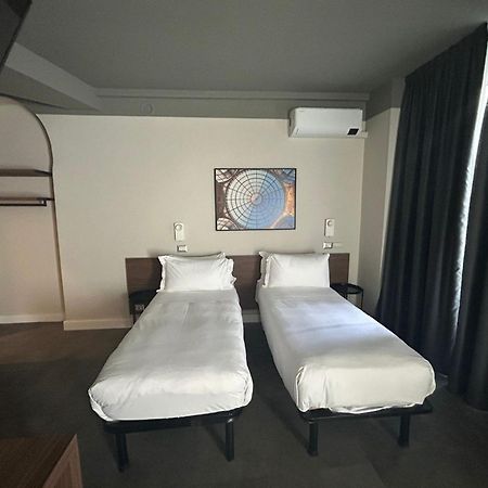Hotel 22 Marzo Милано Екстериор снимка