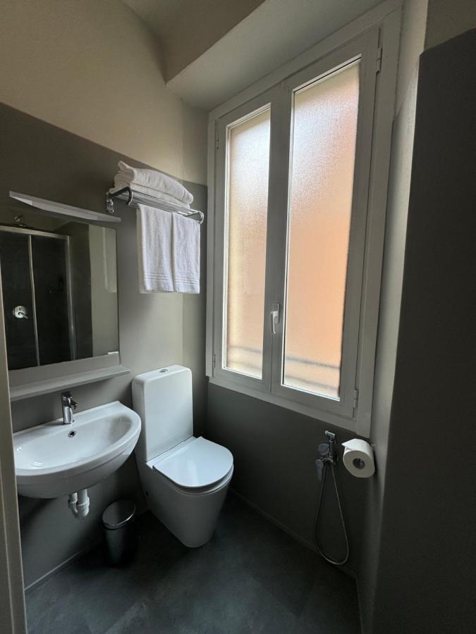 Hotel 22 Marzo Милано Екстериор снимка