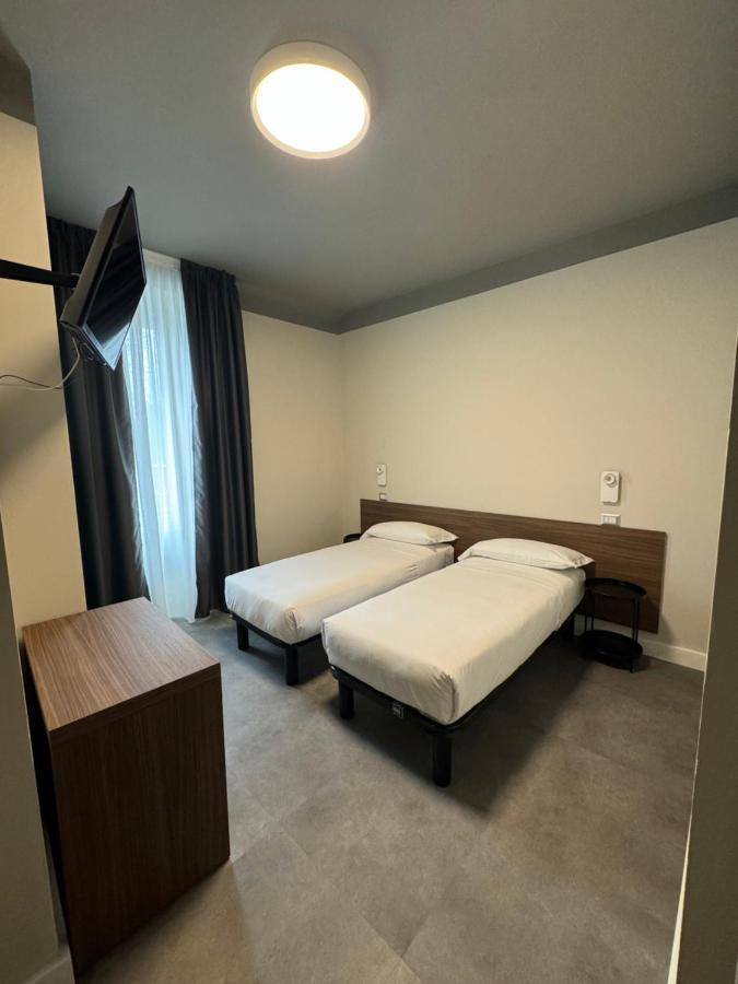 Hotel 22 Marzo Милано Екстериор снимка