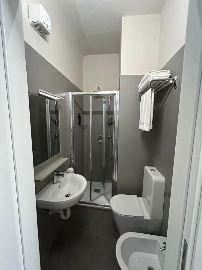 Hotel 22 Marzo Милано Екстериор снимка