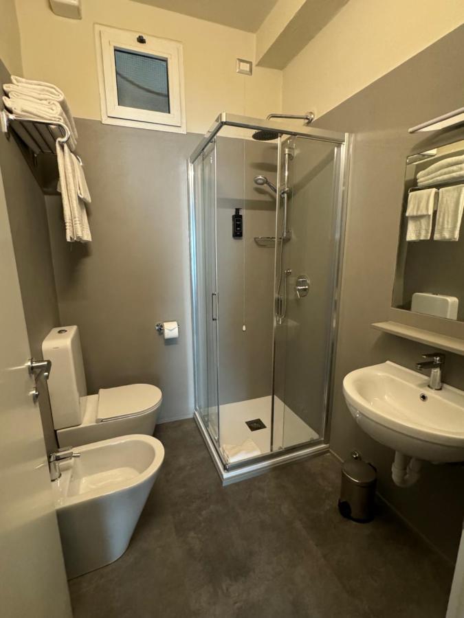 Hotel 22 Marzo Милано Екстериор снимка