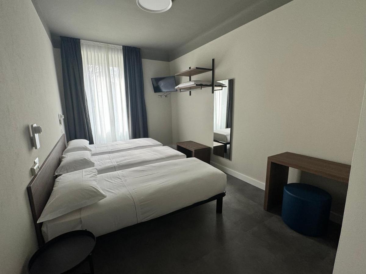 Hotel 22 Marzo Милано Екстериор снимка