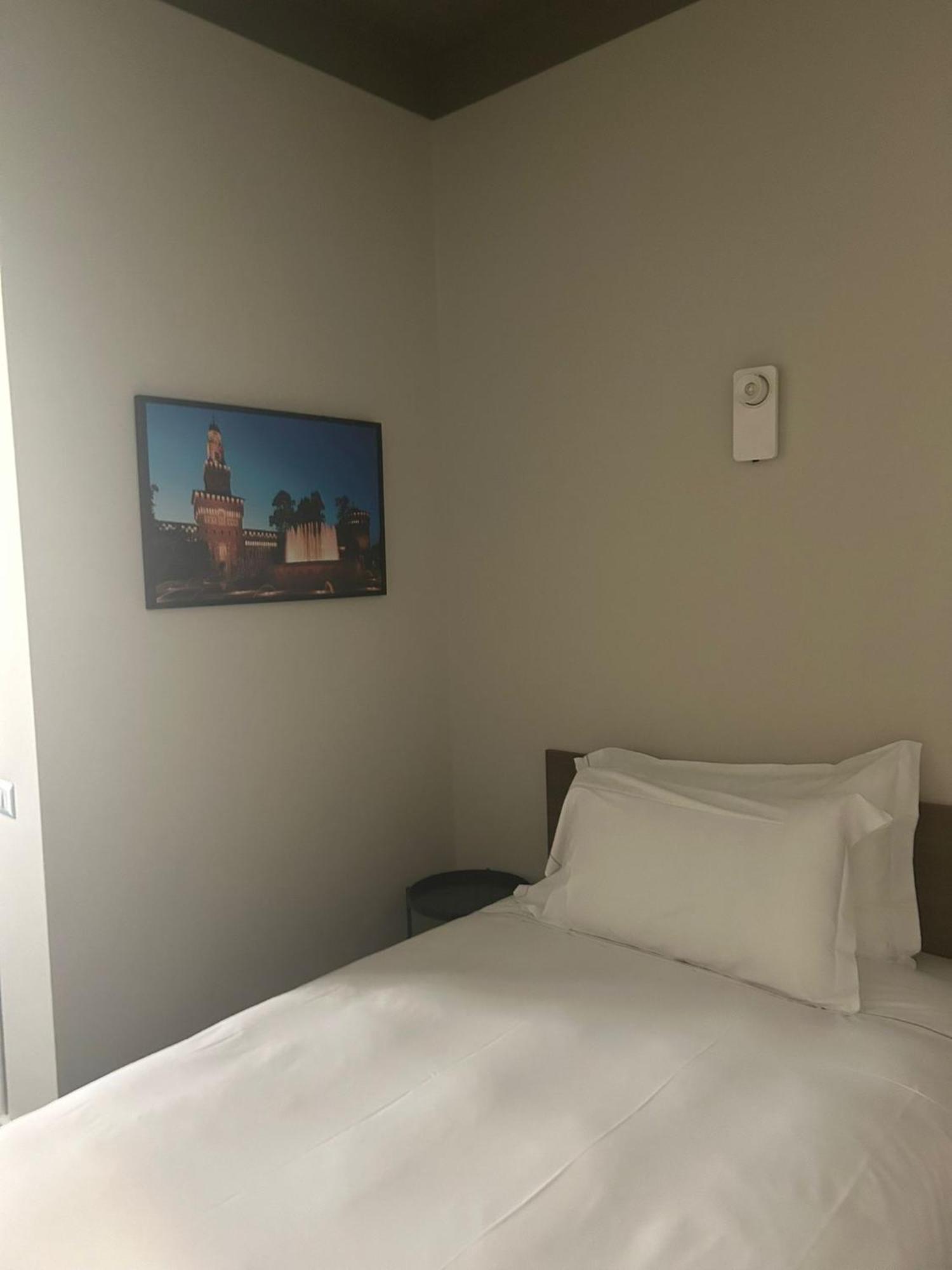 Hotel 22 Marzo Милано Екстериор снимка