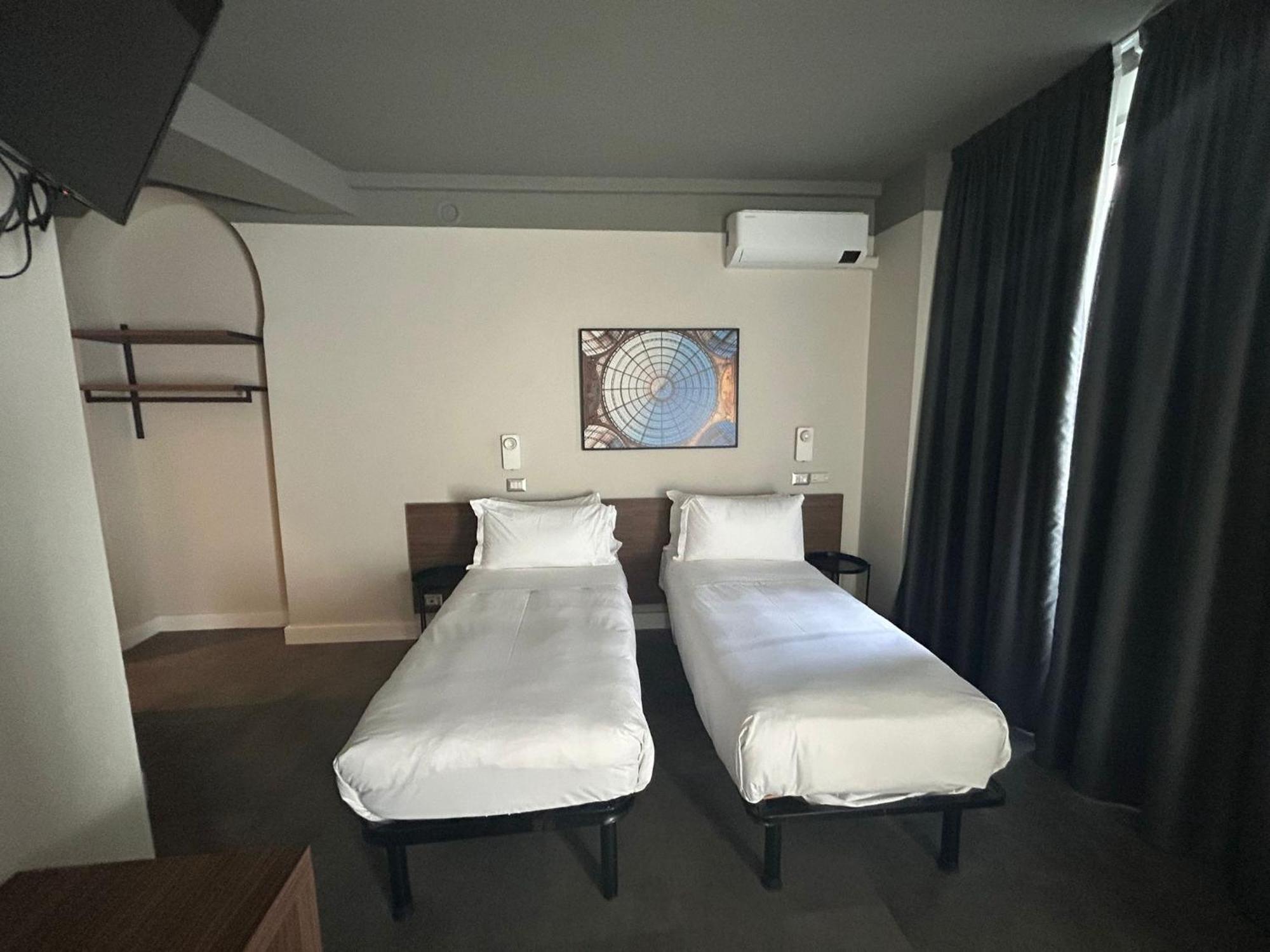 Hotel 22 Marzo Милано Екстериор снимка