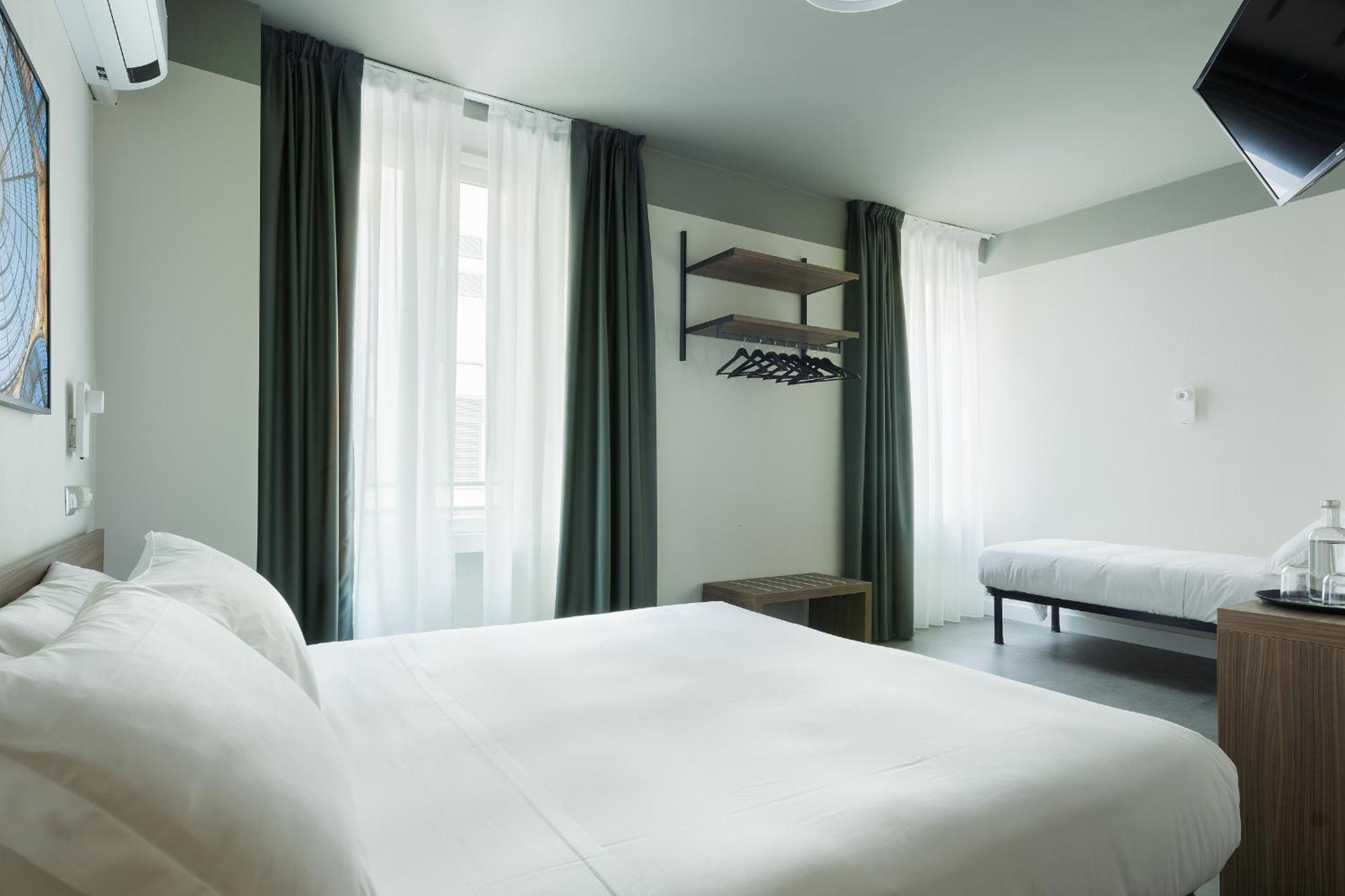 Hotel 22 Marzo Милано Екстериор снимка